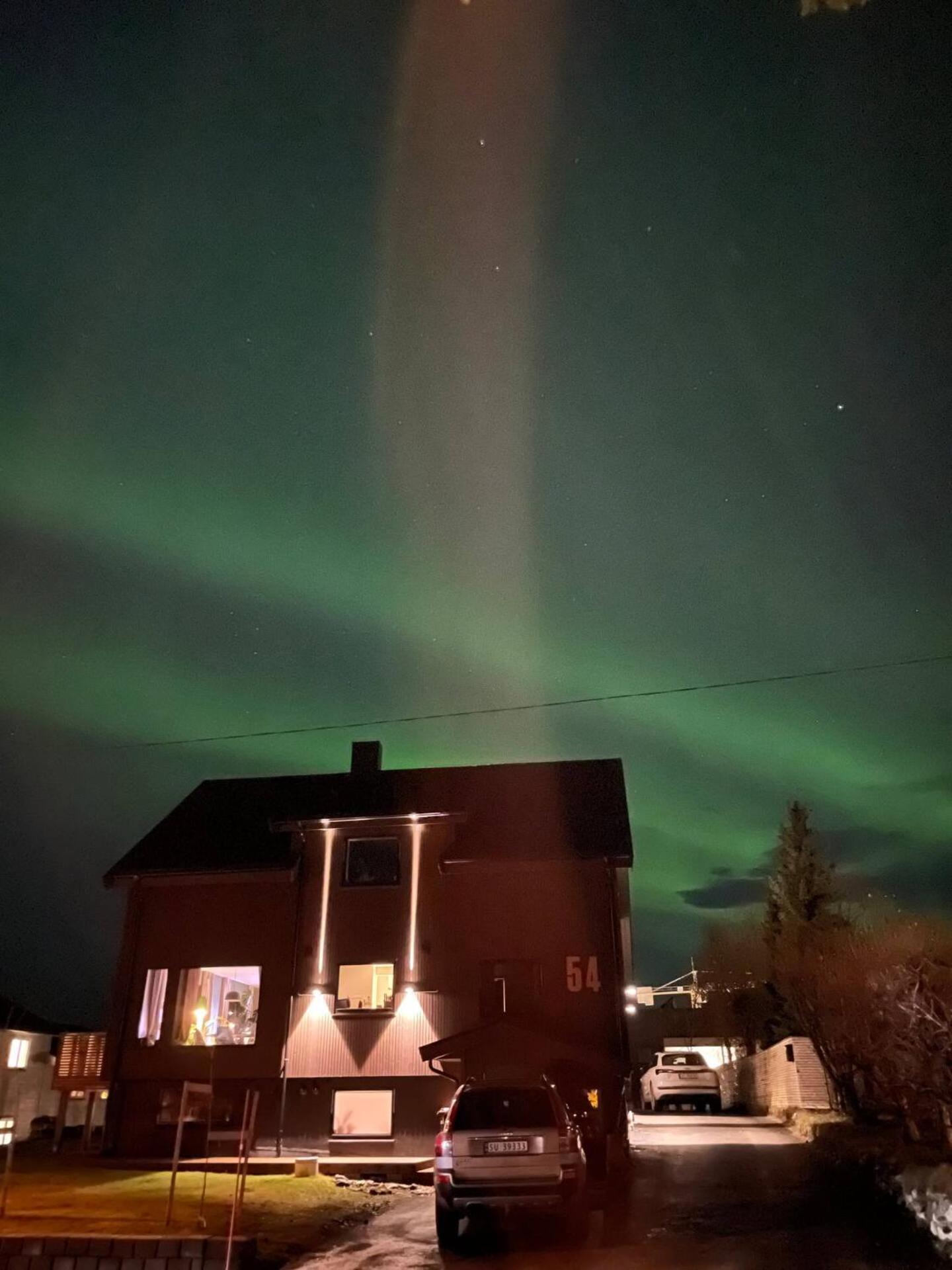 Aurora Polaris Apartment - 750M From Citycenter - Free Parking トロムソ エクステリア 写真