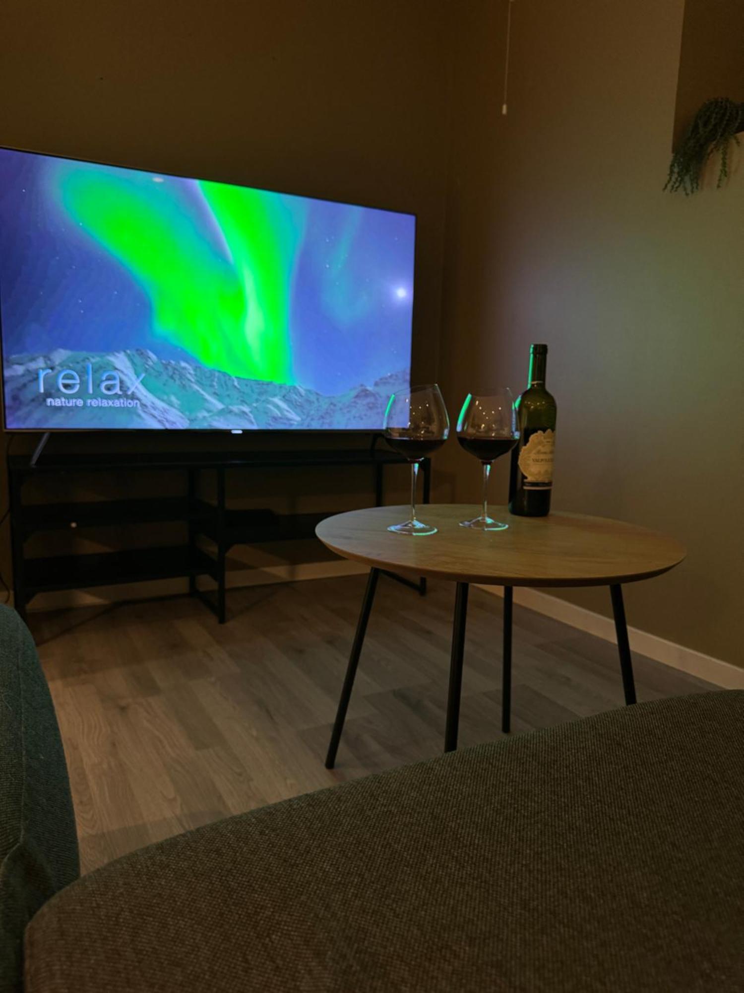 Aurora Polaris Apartment - 750M From Citycenter - Free Parking トロムソ エクステリア 写真